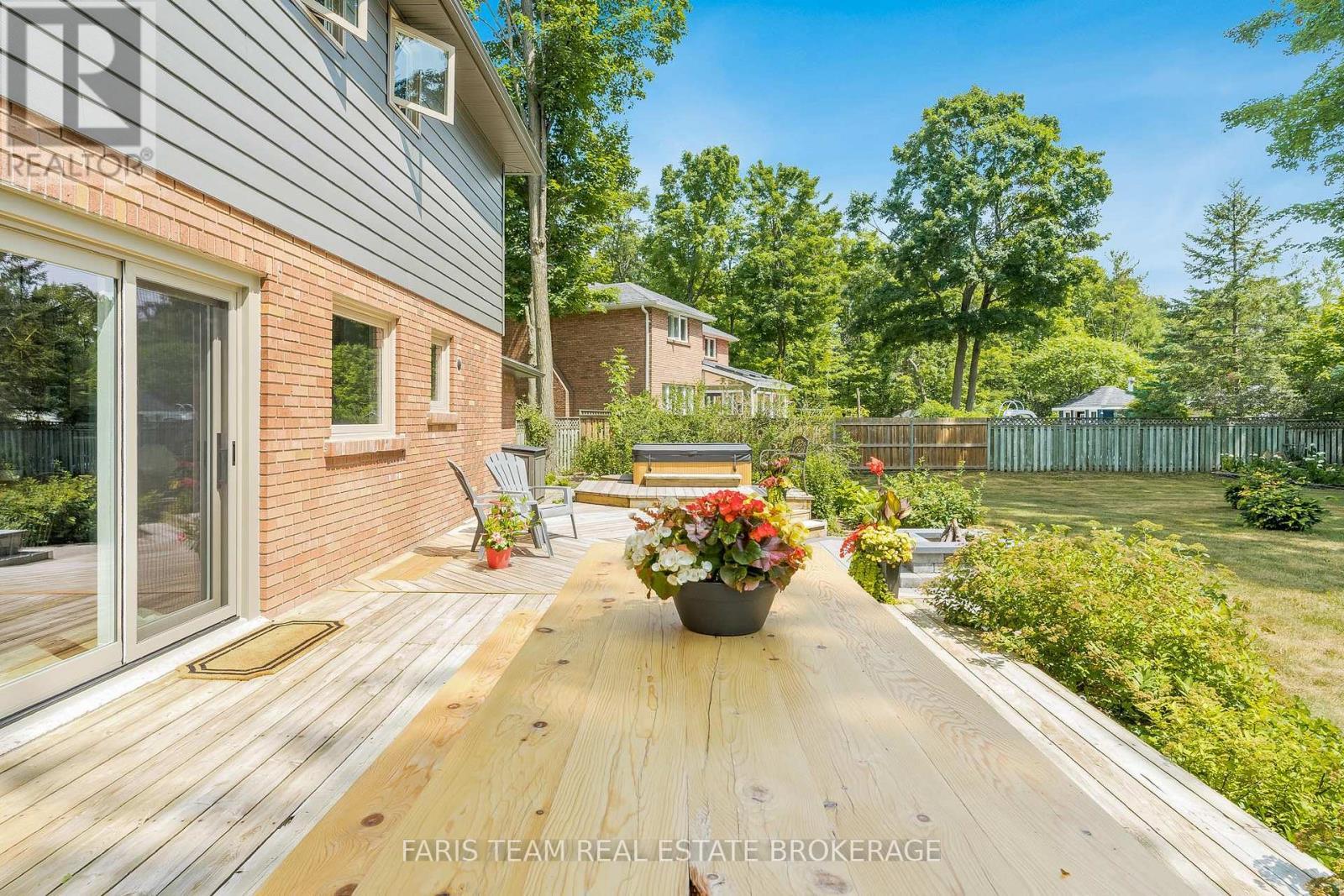 8 Malta Crescent, Springwater, ON - Outdoor