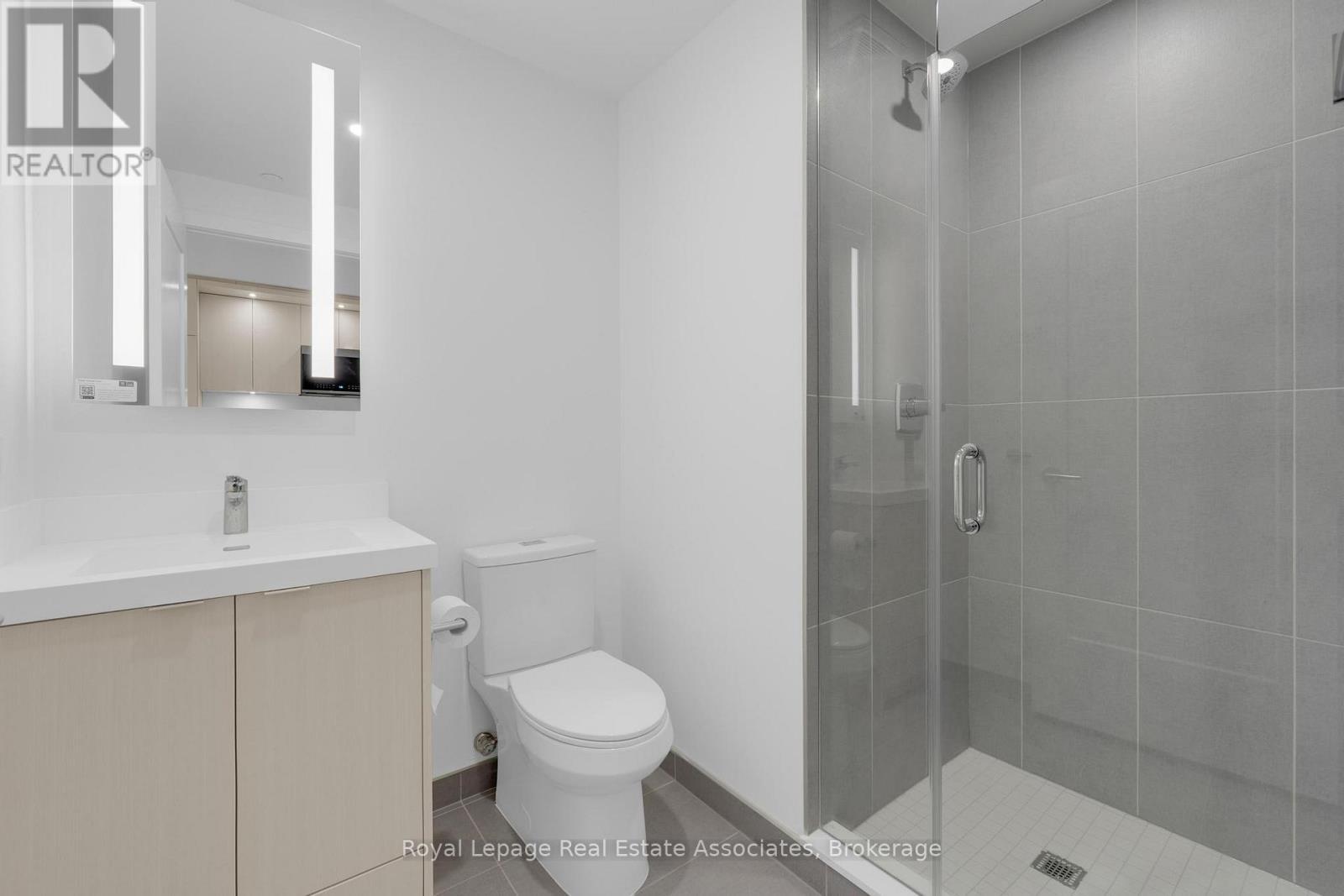 1014 - 60 Central Park Roadway, Toronto, ON - Indoor Photo Showing Bathroom