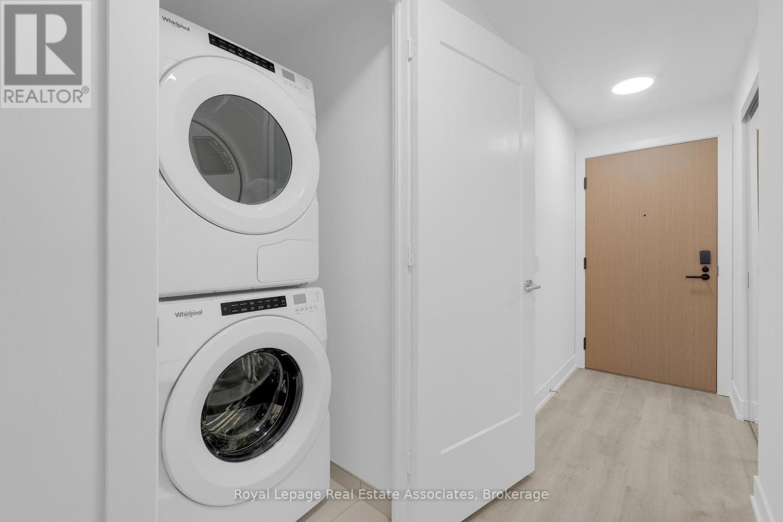 1014 - 60 Central Park Roadway, Toronto, ON - Indoor Photo Showing Laundry Room