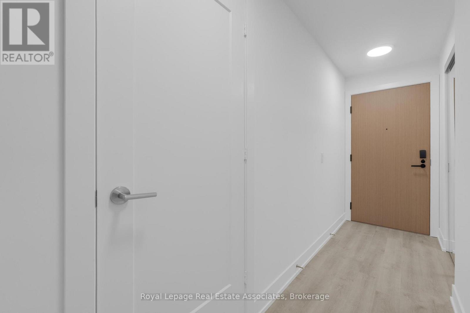 1014 - 60 Central Park Roadway, Toronto, ON - Indoor Photo Showing Other Room