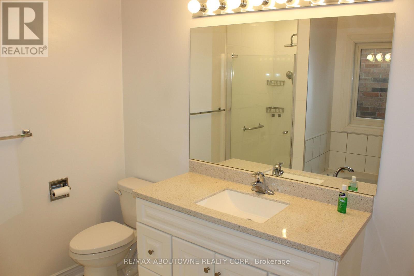 4 piece ensuite - 2033 Lumberman Lane, Oakville, ON - Indoor Photo Showing Bathroom