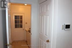 Entrance Closet and laundry w/access to garage -