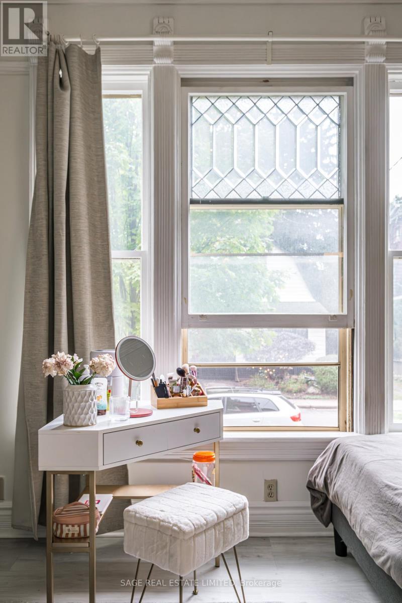 95-97 Fairholt Road S, Hamilton, ON - Indoor