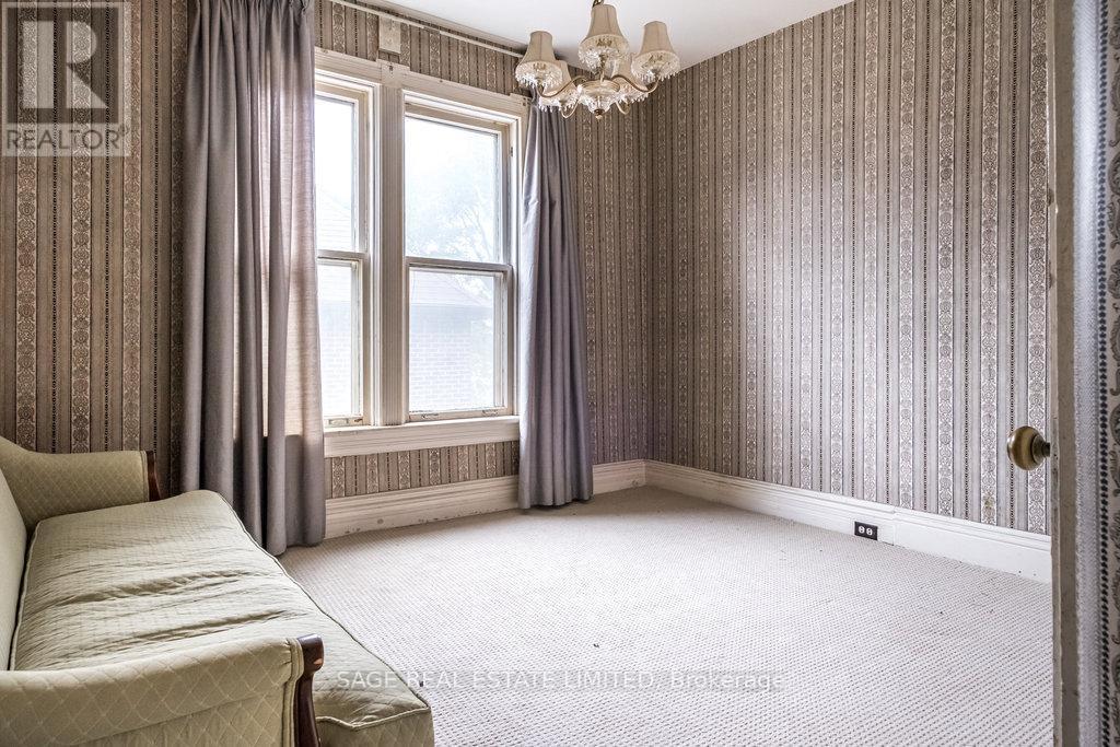 95-97 Fairholt Road S, Hamilton, ON - Indoor