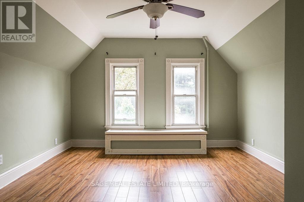 95-97 Fairholt Road S, Hamilton, ON - Indoor Photo Showing Other Room