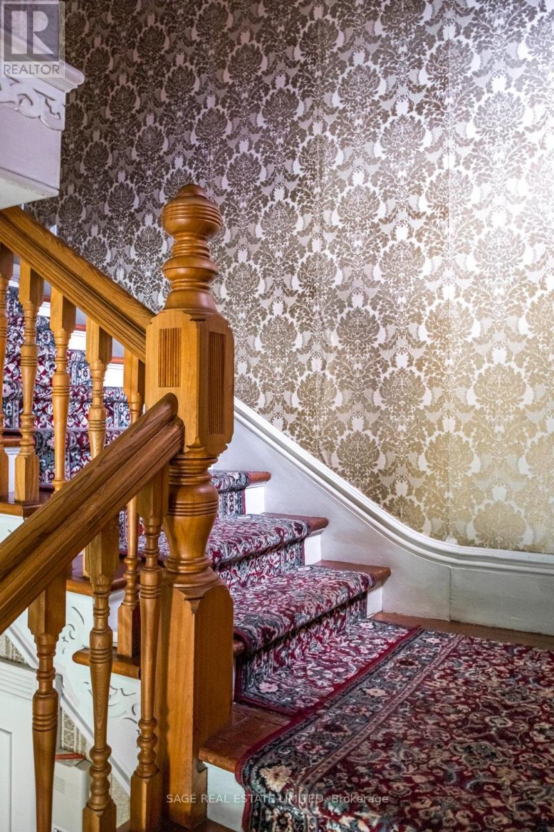 95-97 Fairholt Road S, Hamilton, ON - Outdoor