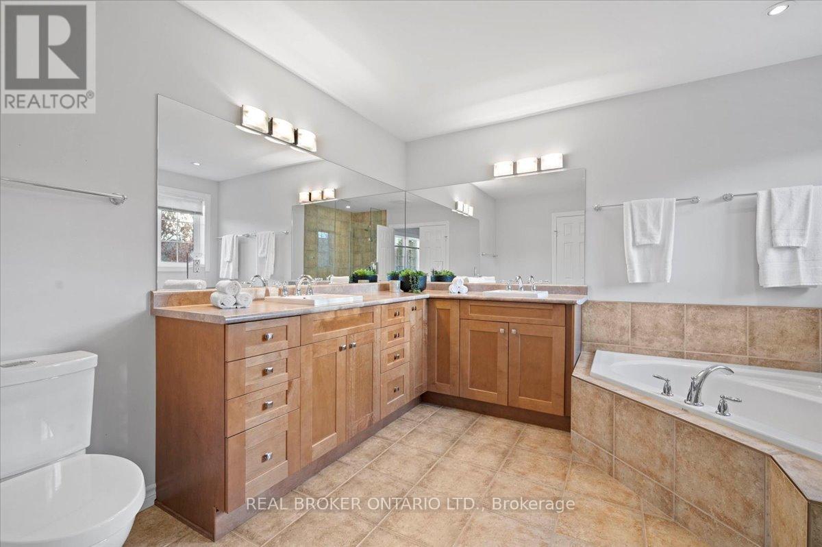 22 - 435 Winchester Drive, Waterloo, ON - Indoor Photo Showing Bathroom