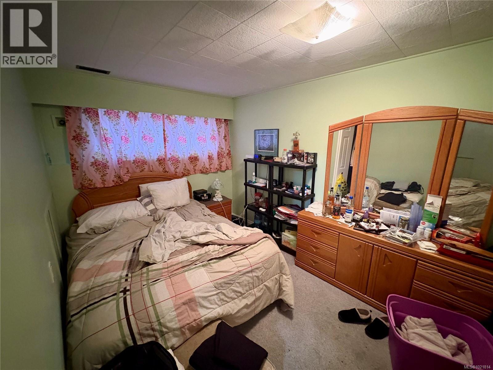 Bedroom featuring carpet flooring - 2738 14Th Ave, Port Alberni, BC - Indoor Photo Showing Bedroom