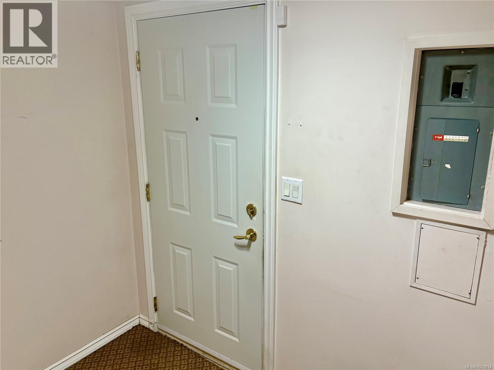 Entryway with electric panel and baseboards - 2738 14Th Ave, Port Alberni, BC - Indoor Photo Showing Other Room