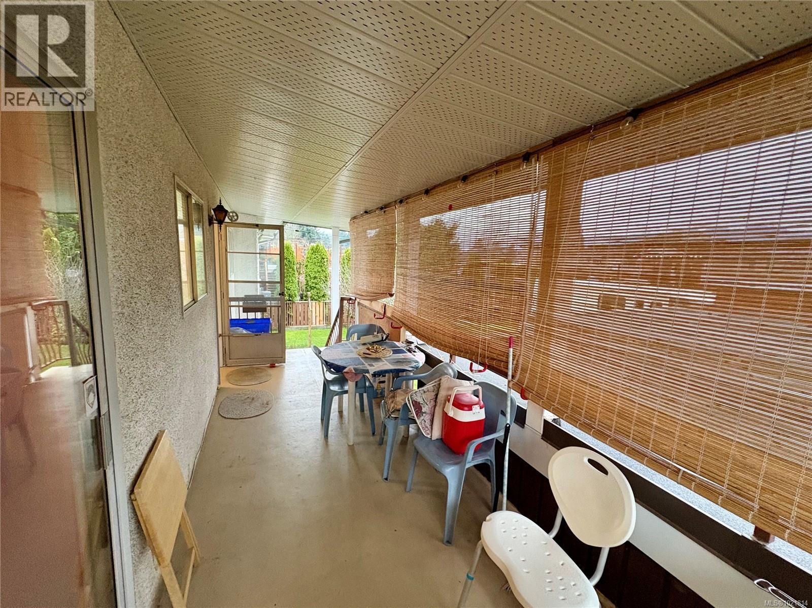 View of patio / terrace featuring outdoor dining area - 2738 14Th Ave, Port Alberni, BC - Photo Showing Other Room