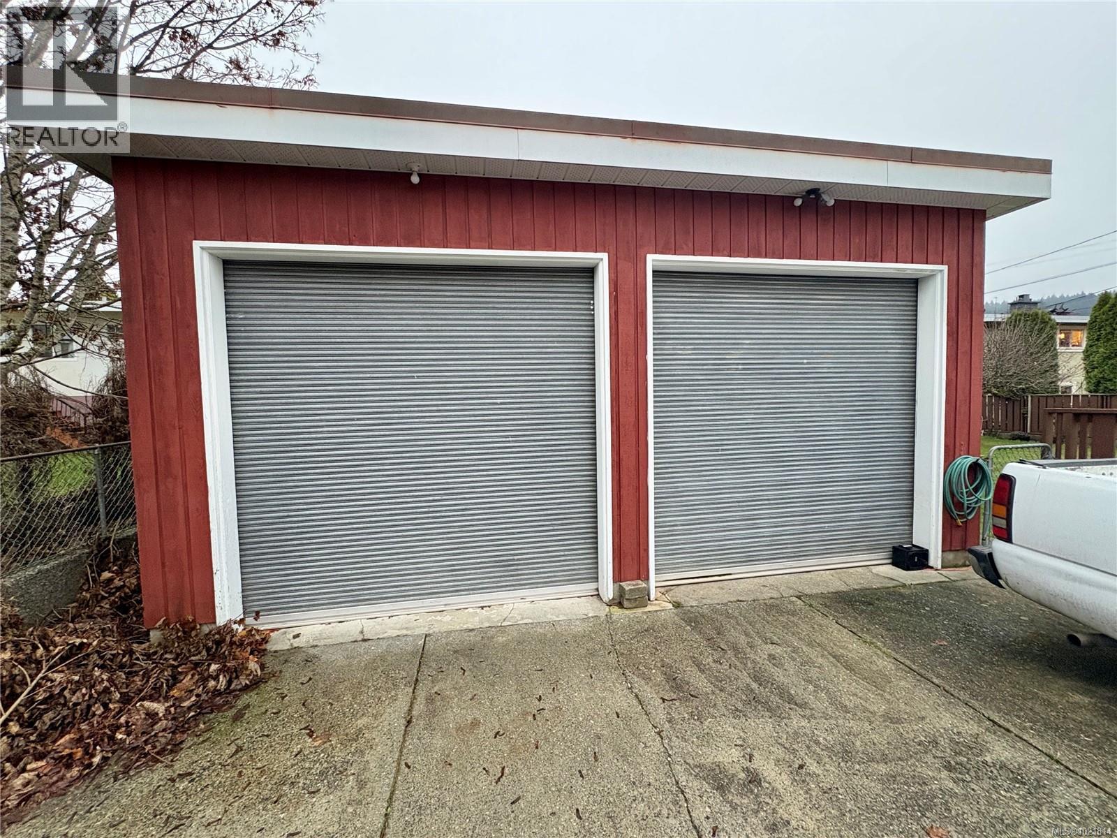 View of garage - 2738 14Th Ave, Port Alberni, BC - Outdoor With Exterior