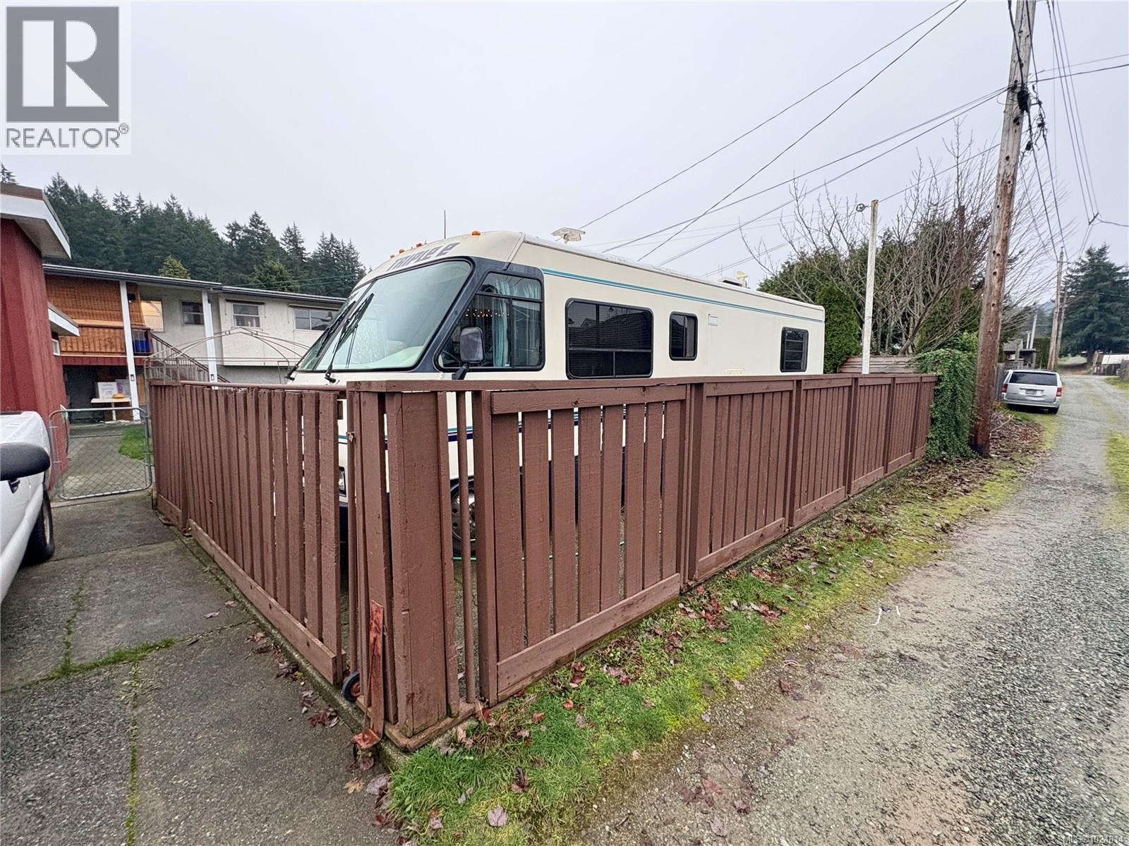 View of property exterior - 2738 14Th Ave, Port Alberni, BC - Outdoor