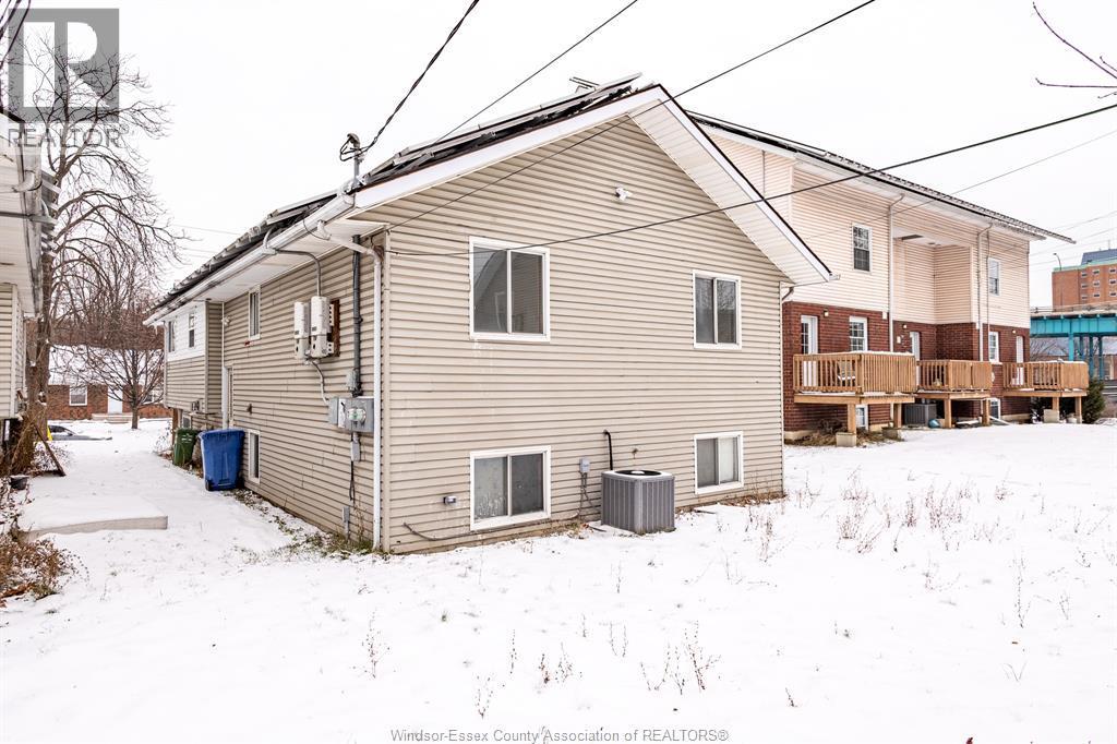 2941 Donnelly Street Unit# Lower, Windsor, ON - Outdoor With Exterior