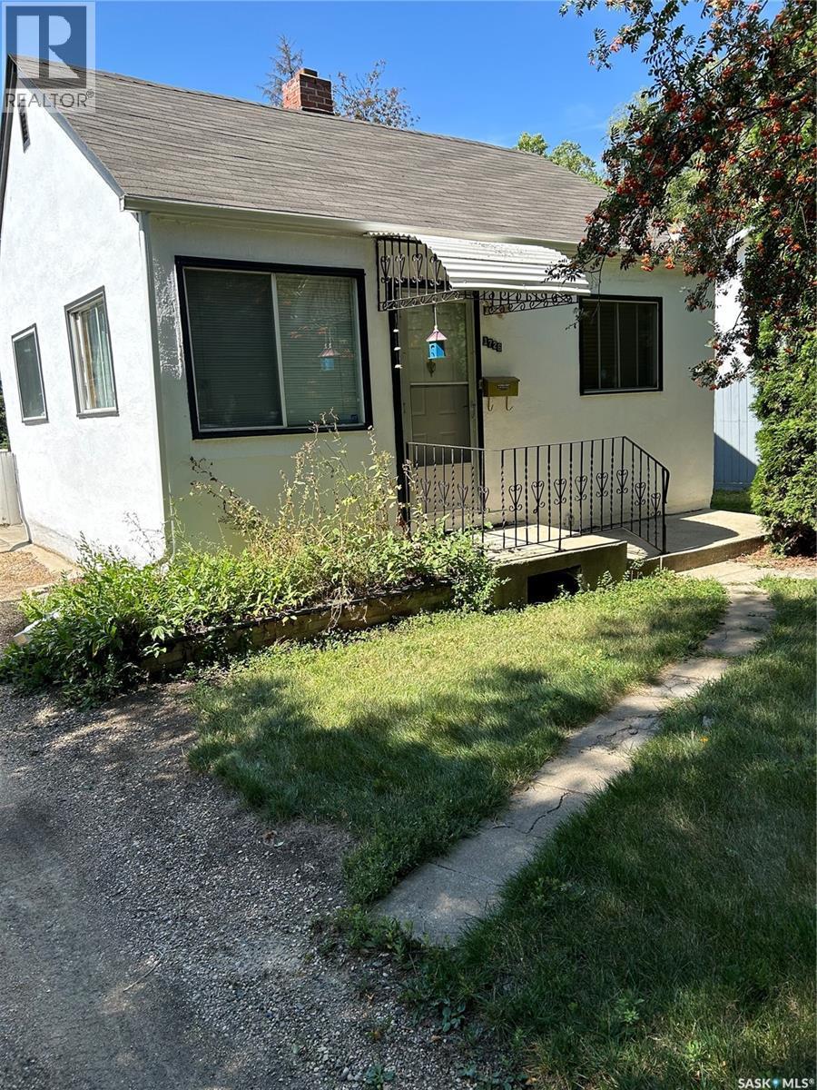 1726 Coy Avenue, Saskatoon, SK - Outdoor