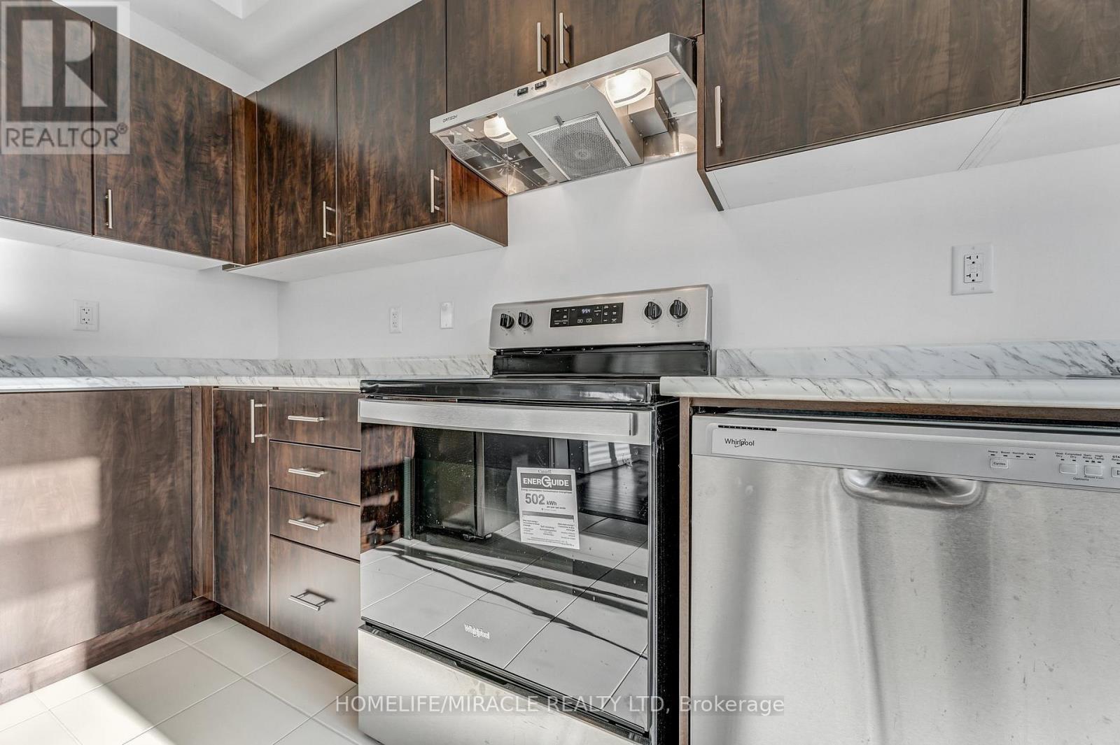 117 Stocks Avenue, Southgate, ON - Indoor Photo Showing Kitchen