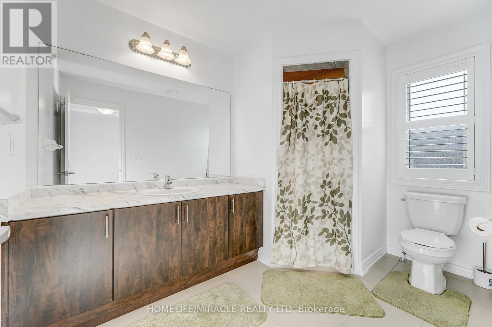 117 Stocks Avenue, Southgate, ON - Indoor Photo Showing Bathroom