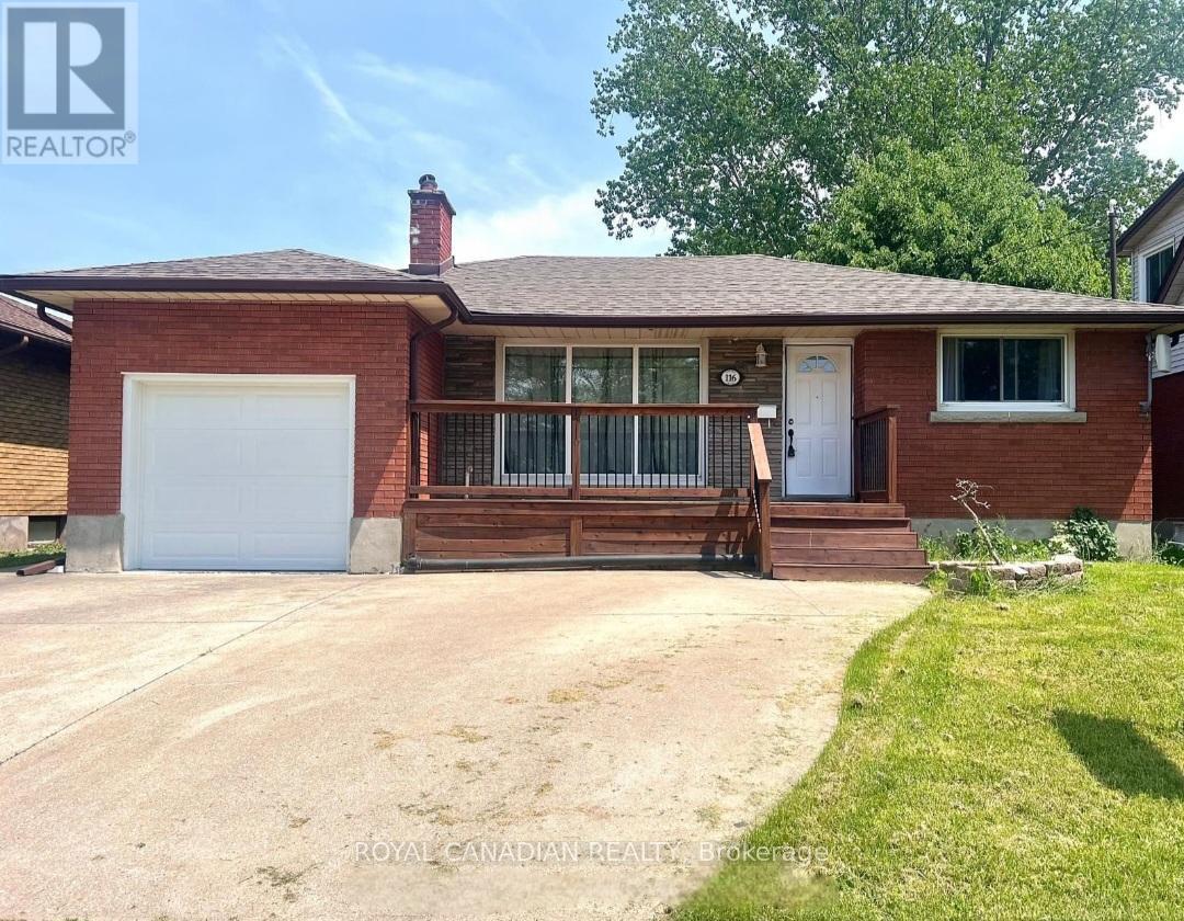 116 Golden Boulevard E, Welland, ON - Outdoor With Deck Patio Veranda