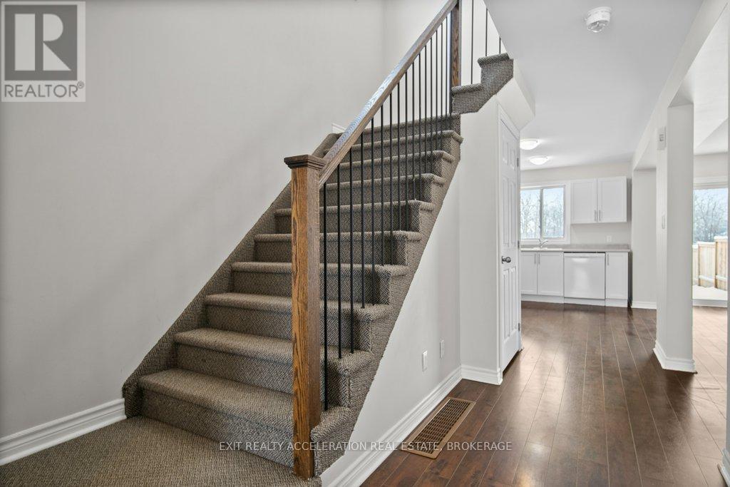 87 Kanvers Way, Greater Napanee (Greater Napanee), ON - Indoor Photo Showing Other Room