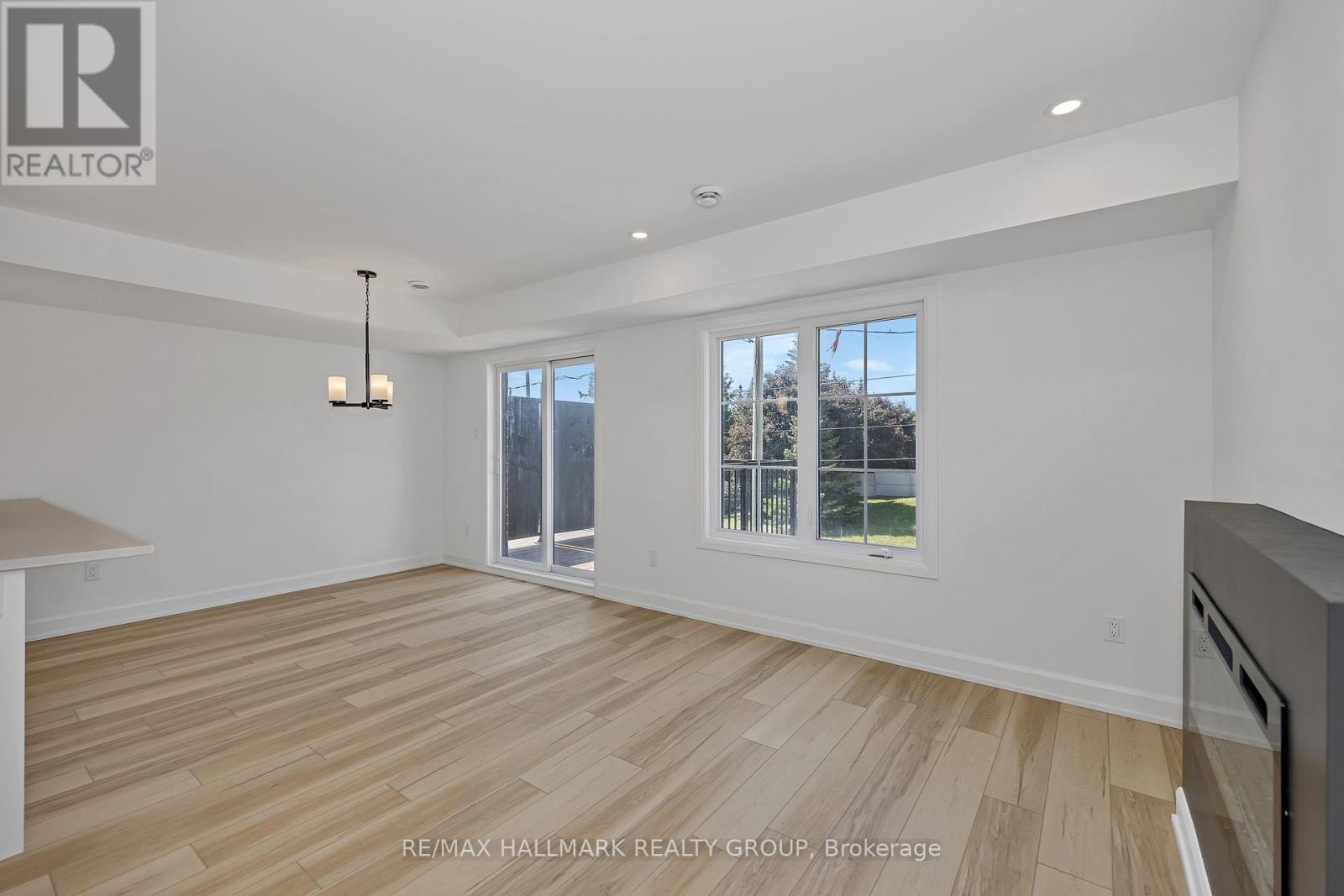 6104 Renaud Rd, Ottawa, ON - Indoor Photo Showing Other Room