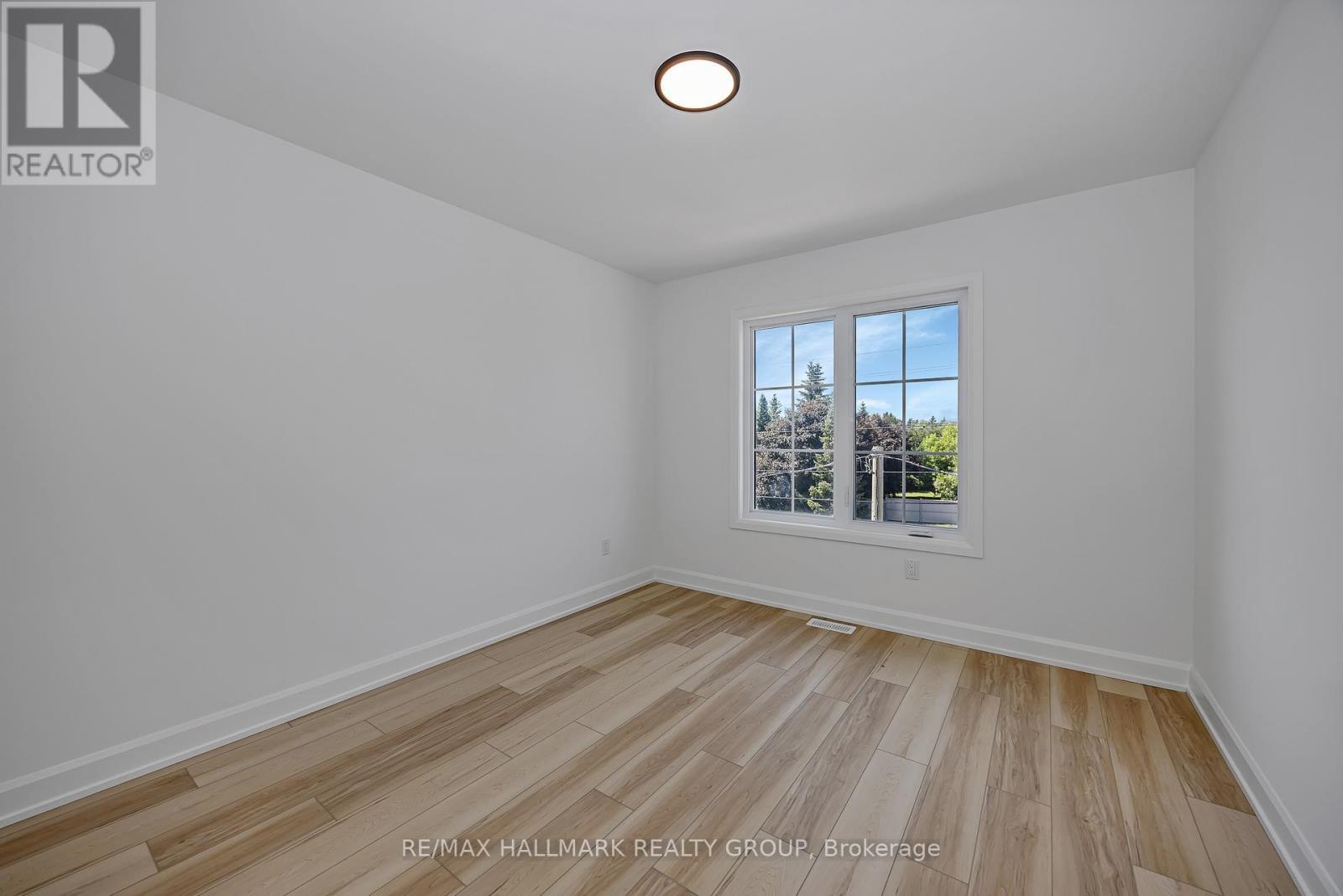 6104 Renaud Rd, Ottawa, ON - Indoor Photo Showing Other Room