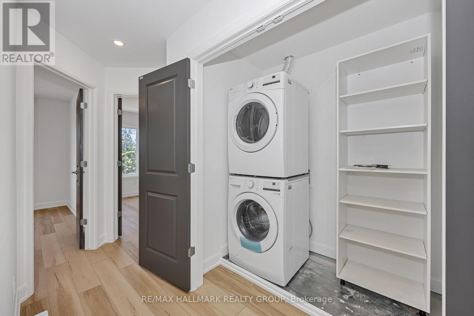 6104 Renaud Rd, Ottawa, ON - Indoor Photo Showing Laundry Room
