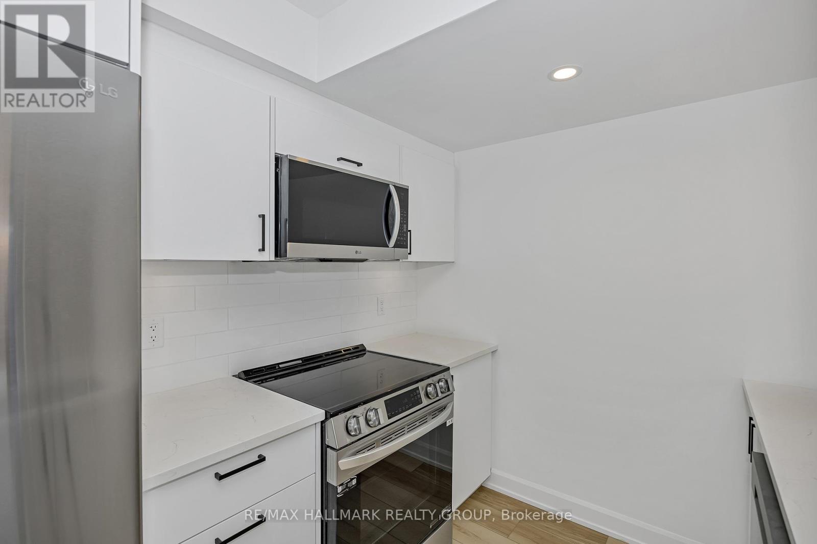 6104 Renaud Rd, Ottawa, ON - Indoor Photo Showing Kitchen