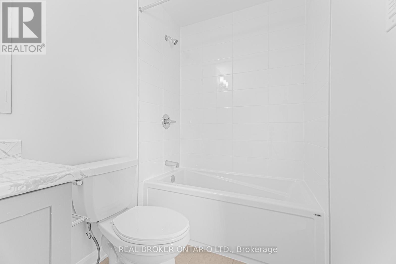 10 - 301 Glenroy Gilbert Drive, Ottawa, ON - Indoor Photo Showing Bathroom