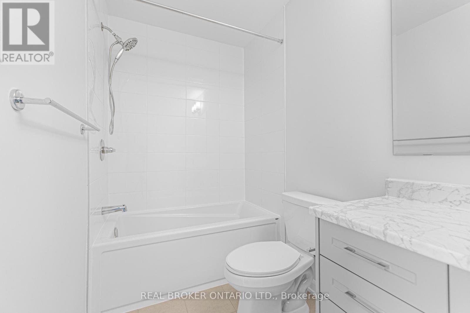 10 - 301 Glenroy Gilbert Drive, Ottawa, ON - Indoor Photo Showing Bathroom