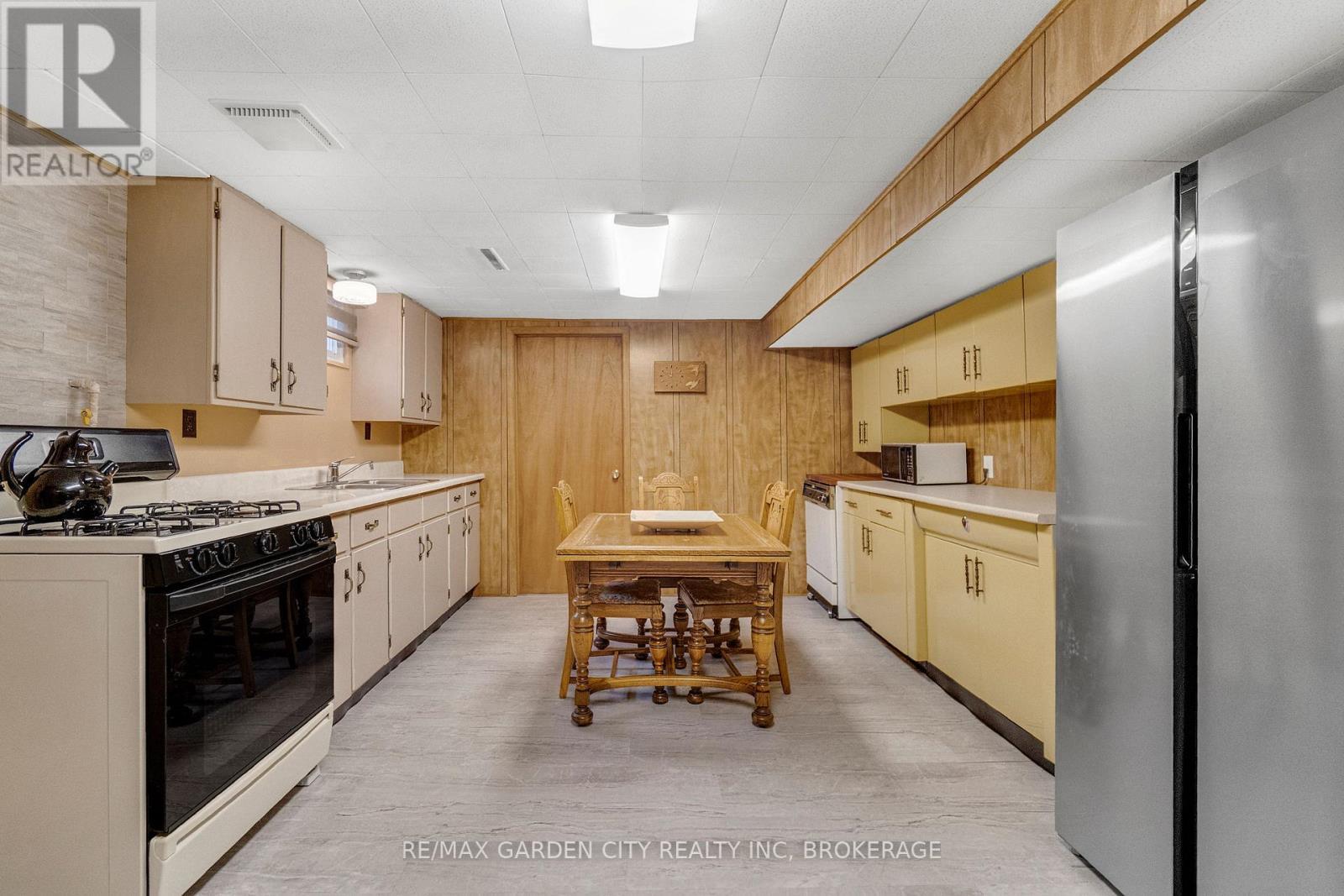 5687 Murray Street, Niagara Falls (Dorchester), ON - Indoor