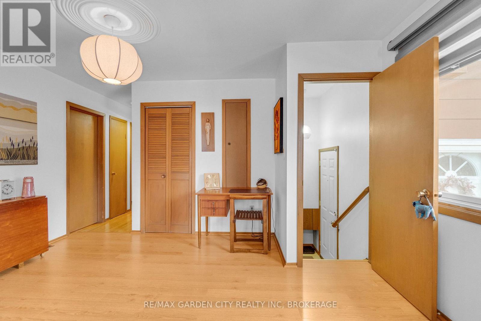 5687 Murray Street, Niagara Falls (Dorchester), ON - Indoor Photo Showing Other Room