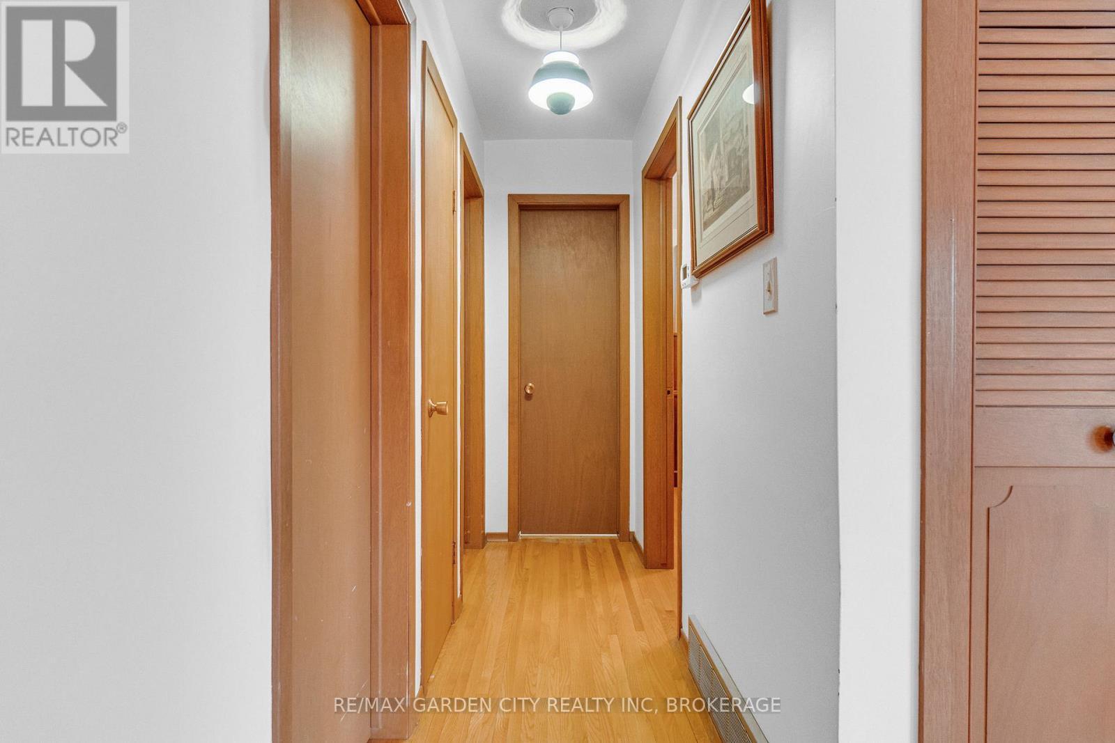 5687 Murray Street, Niagara Falls (Dorchester), ON - Indoor Photo Showing Other Room