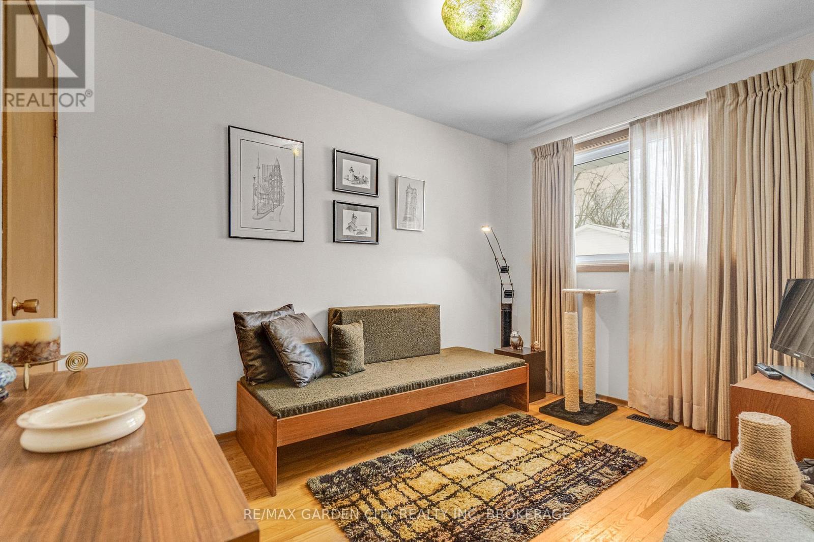 5687 Murray Street, Niagara Falls (Dorchester), ON - Indoor