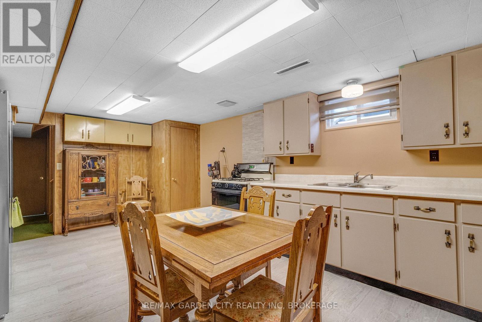 5687 Murray Street, Niagara Falls (Dorchester), ON - Indoor