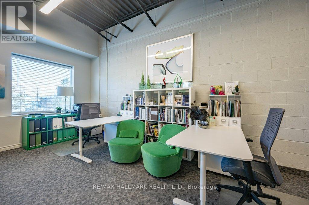 16 - 125 Don Hillock Drive, Aurora, ON