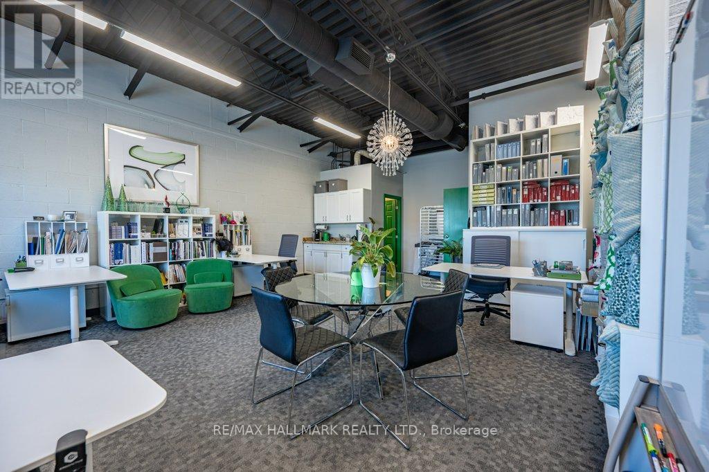 16 - 125 Don Hillock Drive, Aurora, ON