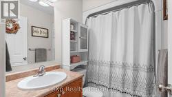 Second Level 4-pc Bathroom -