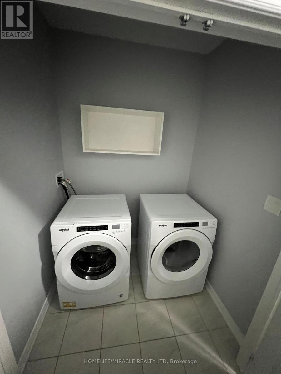 3 Brent Stephens Way, Brampton, ON - Indoor Photo Showing Laundry Room