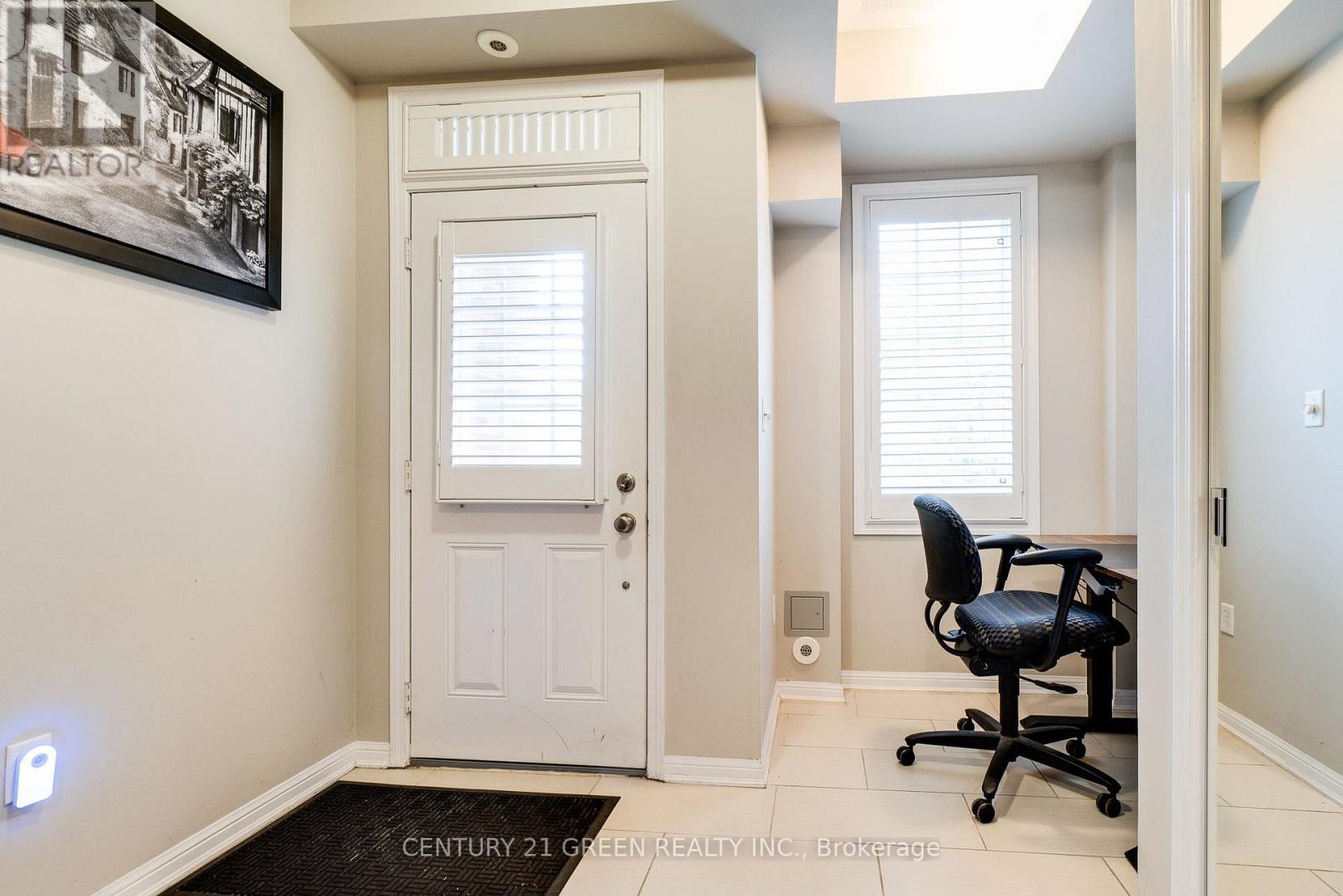 24 - 2614 Dashwood Drive, Oakville, ON - Indoor Photo Showing Other Room