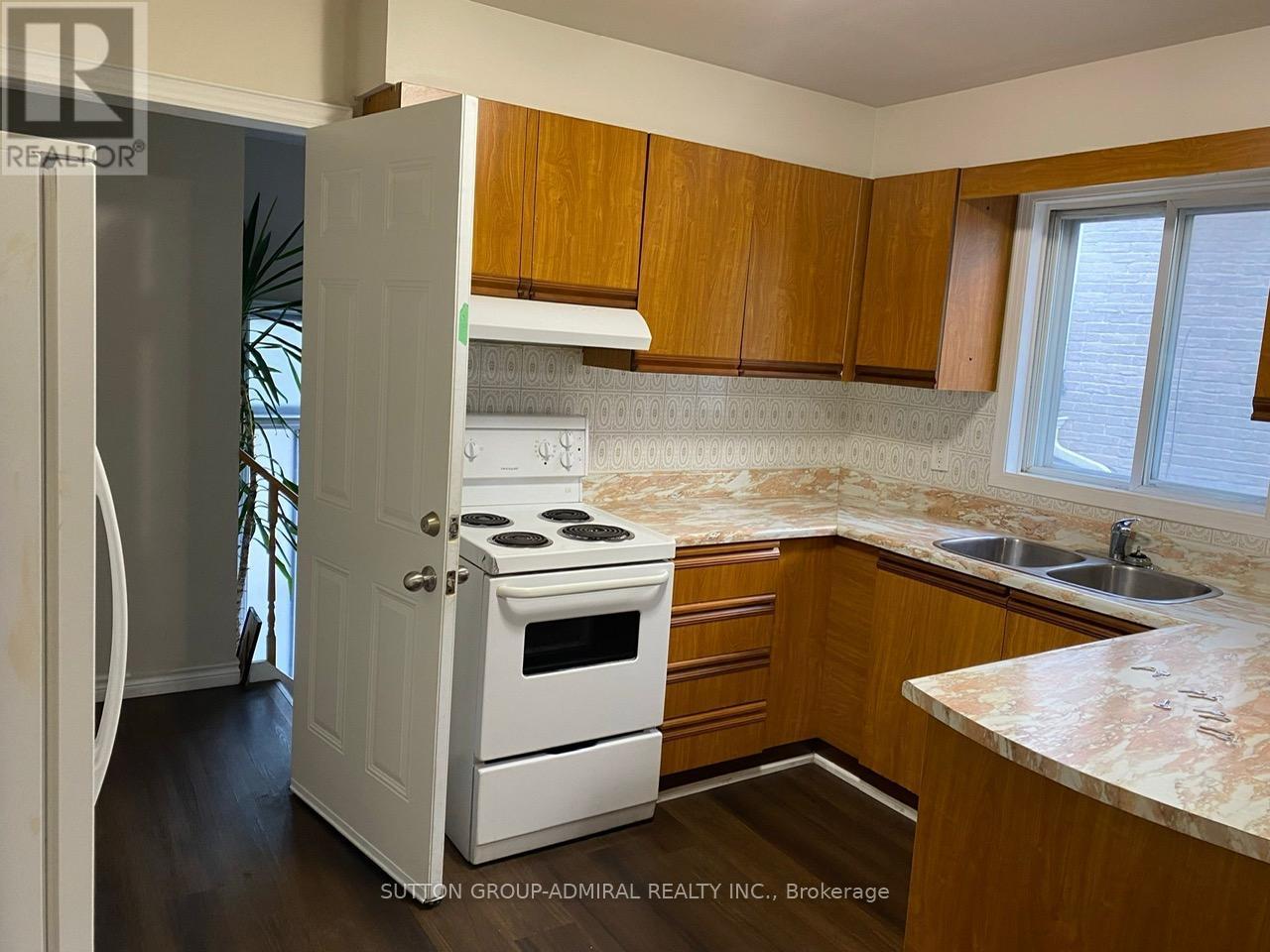Upper - 50 Ivan Nelson Drive, Toronto, ON - Indoor Photo Showing Kitchen With Double Sink