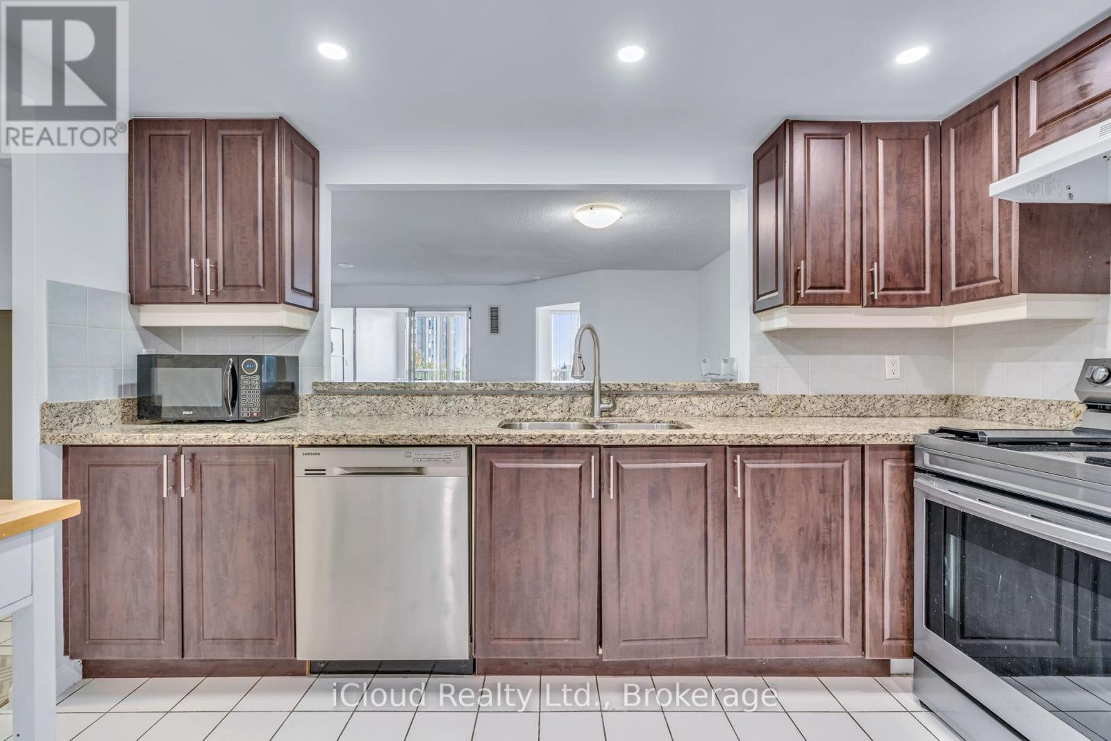 611 - 88 Corporate Drive, Toronto, ON - Indoor Photo Showing Kitchen With Upgraded Kitchen