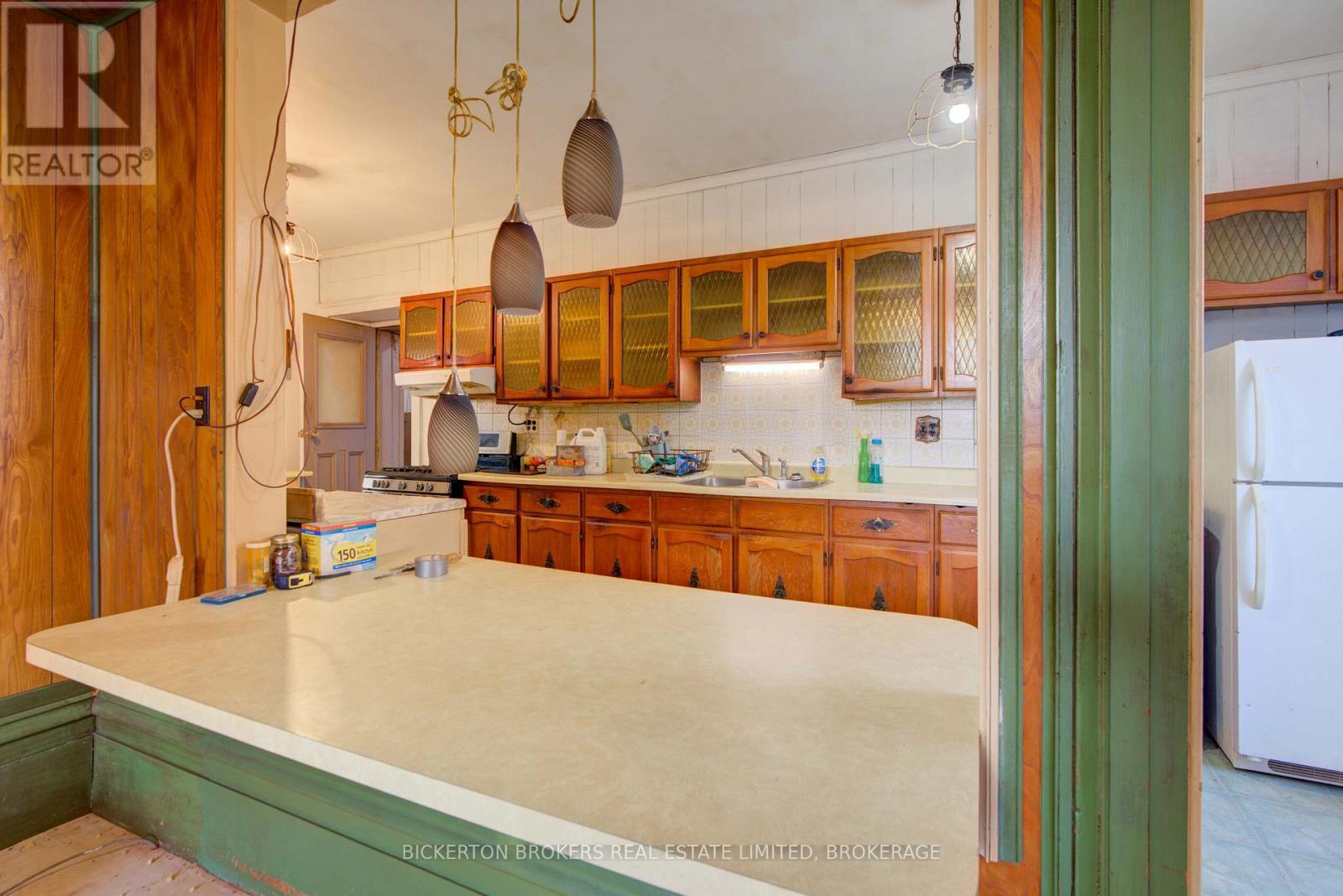646 Cty Rd 2 Road, Front Of Leeds & Seeleys Bay, ON - Indoor Photo Showing Kitchen With Double Sink