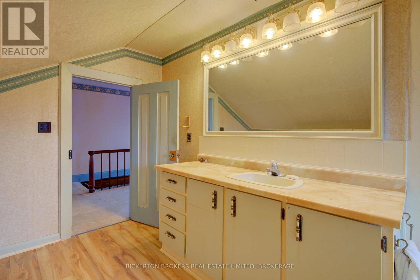 646 Cty Rd 2 Road, Front Of Leeds & Seeleys Bay, ON - Indoor Photo Showing Bathroom