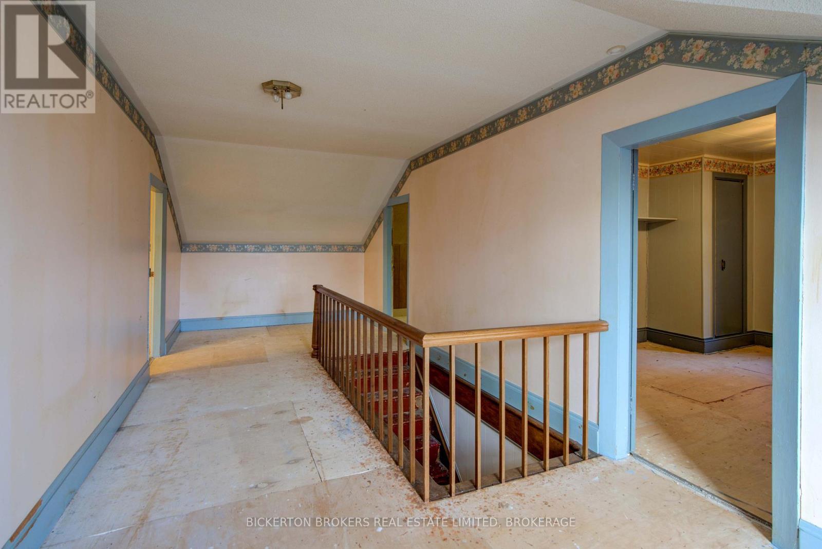 646 Cty Rd 2 Road, Front Of Leeds & Seeleys Bay, ON - Indoor Photo Showing Other Room