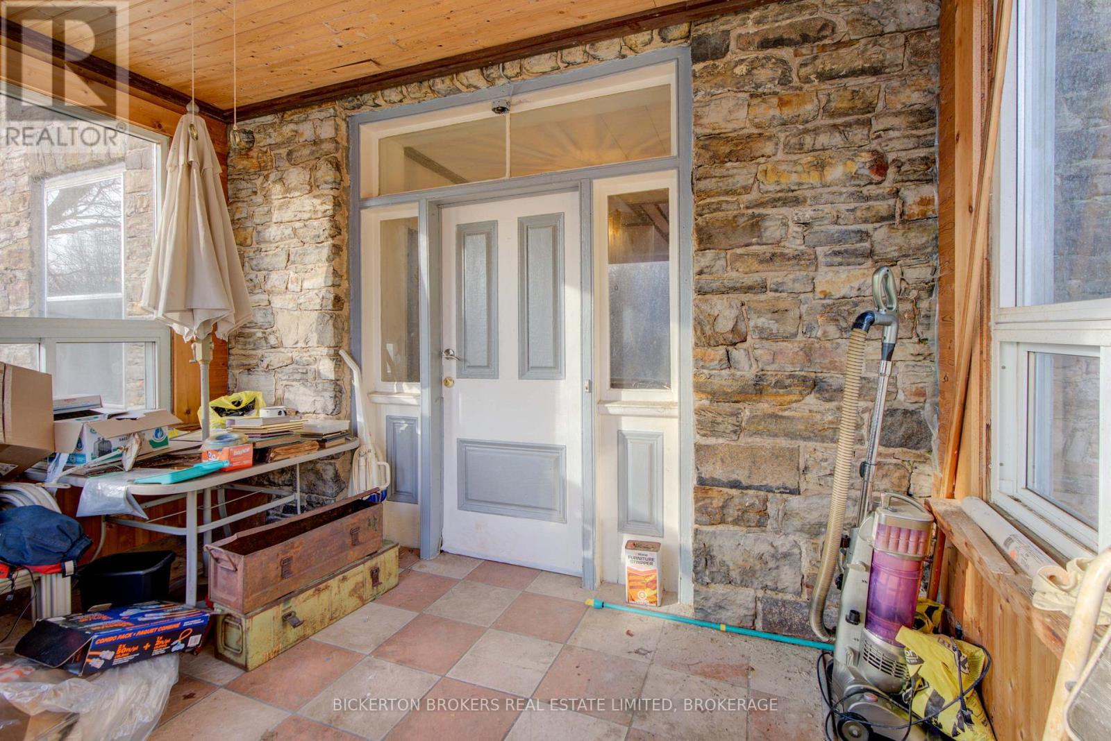 646 Cty Rd 2 Road, Front Of Leeds & Seeleys Bay, ON - Photo Showing Other Room