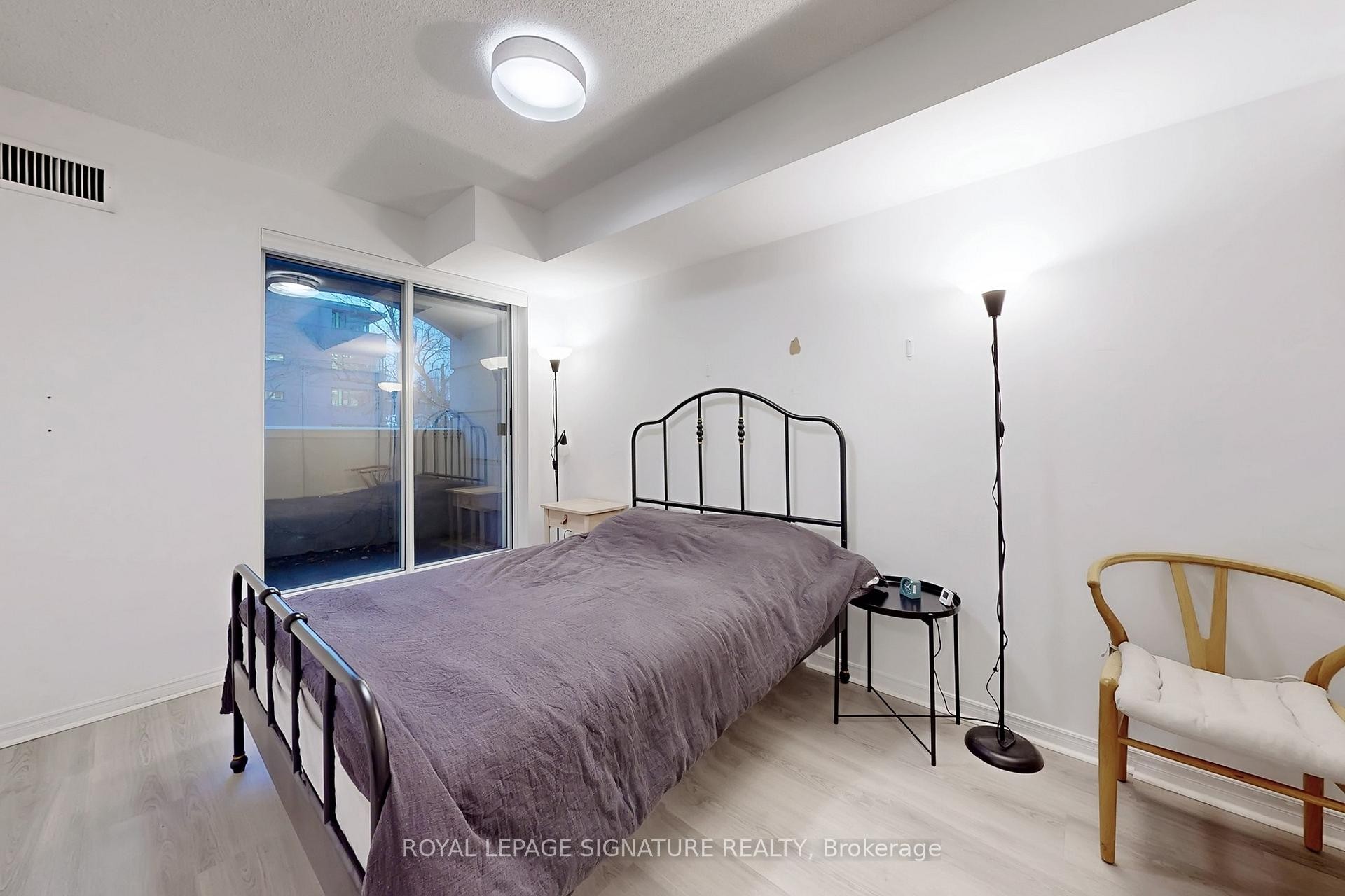 205-300 Balliol Street, Toronto, ON - Indoor Photo Showing Bedroom