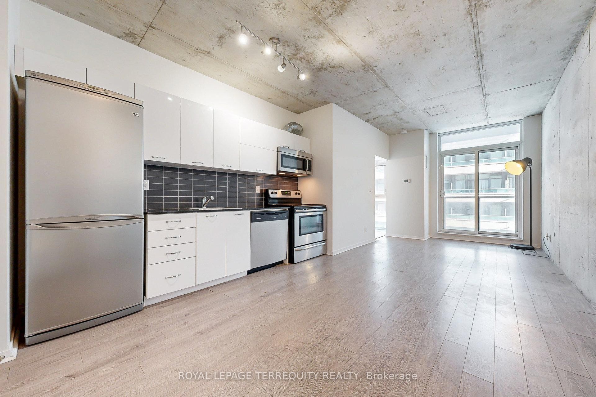 525-150 Sudbury Street, Toronto, ON - Indoor Photo Showing Kitchen