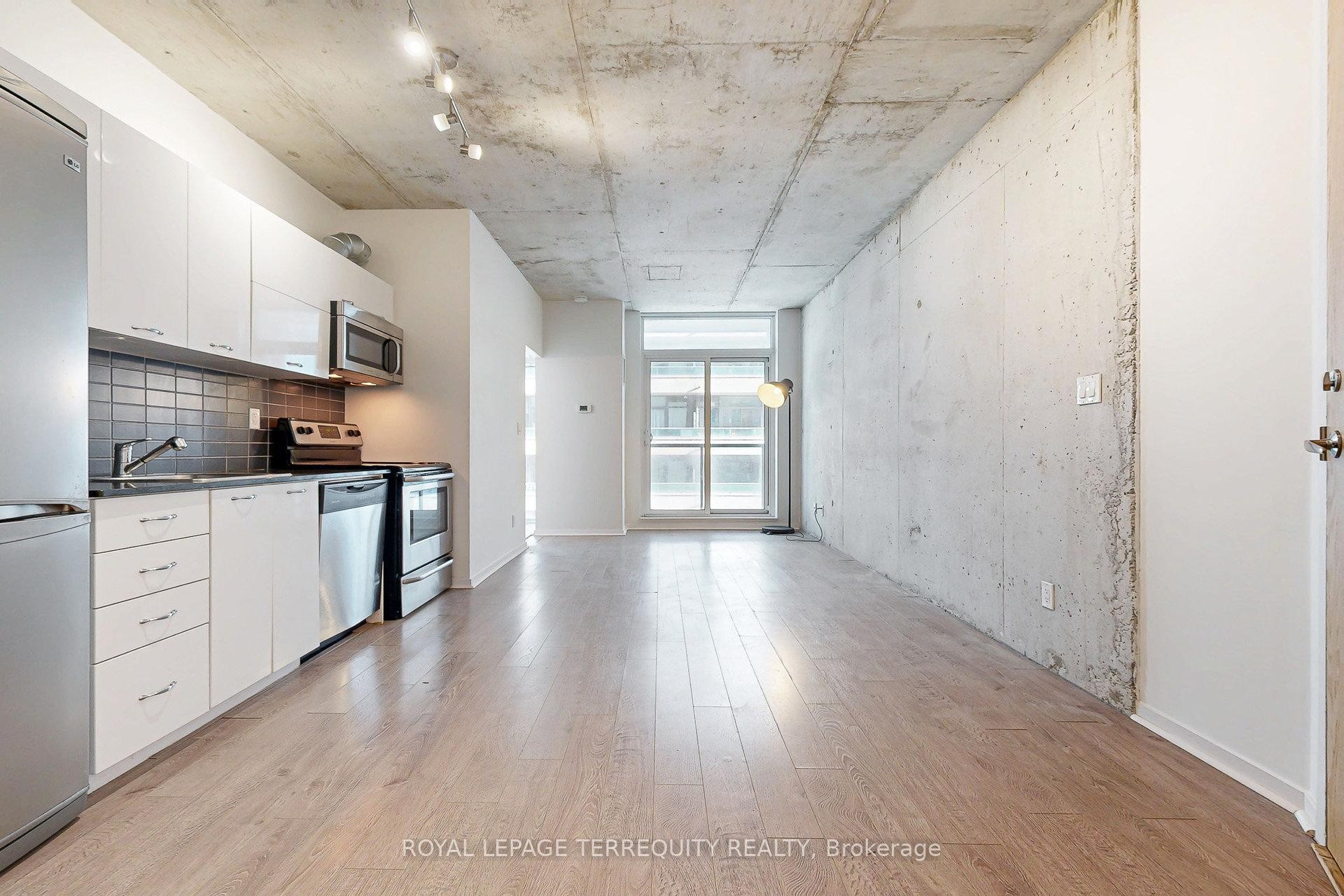 525-150 Sudbury Street, Toronto, ON - Indoor Photo Showing Kitchen