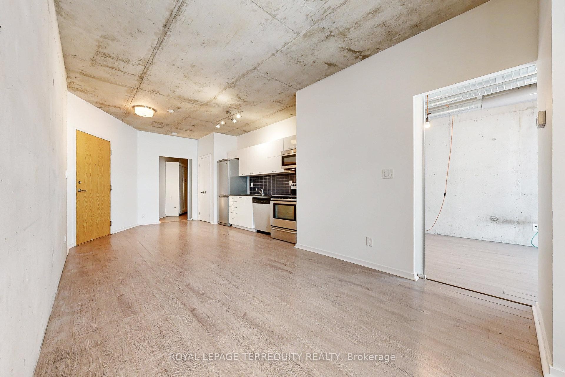 525-150 Sudbury Street, Toronto, ON - Indoor Photo Showing Other Room