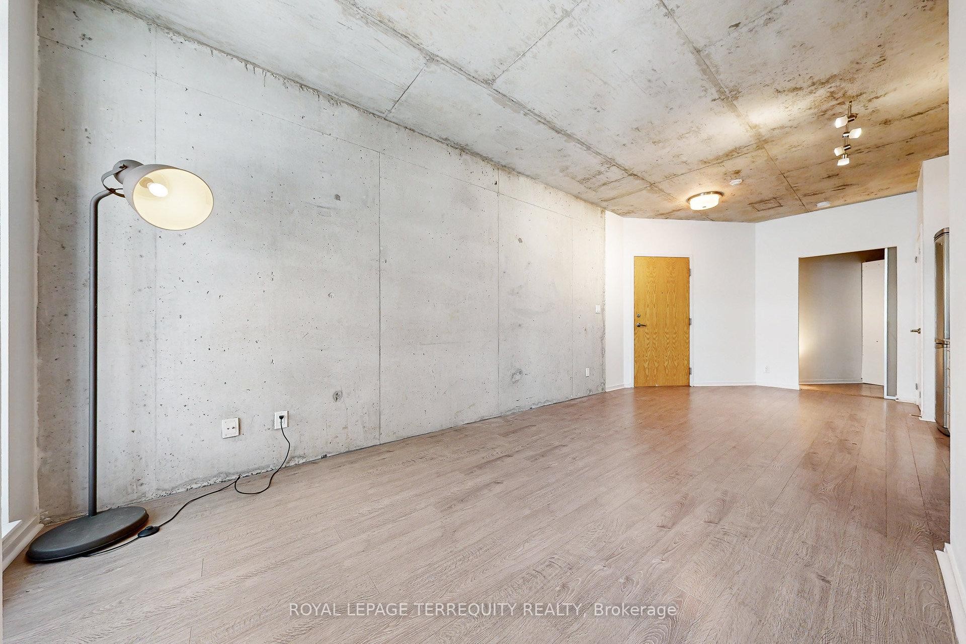 525-150 Sudbury Street, Toronto, ON - Indoor Photo Showing Other Room