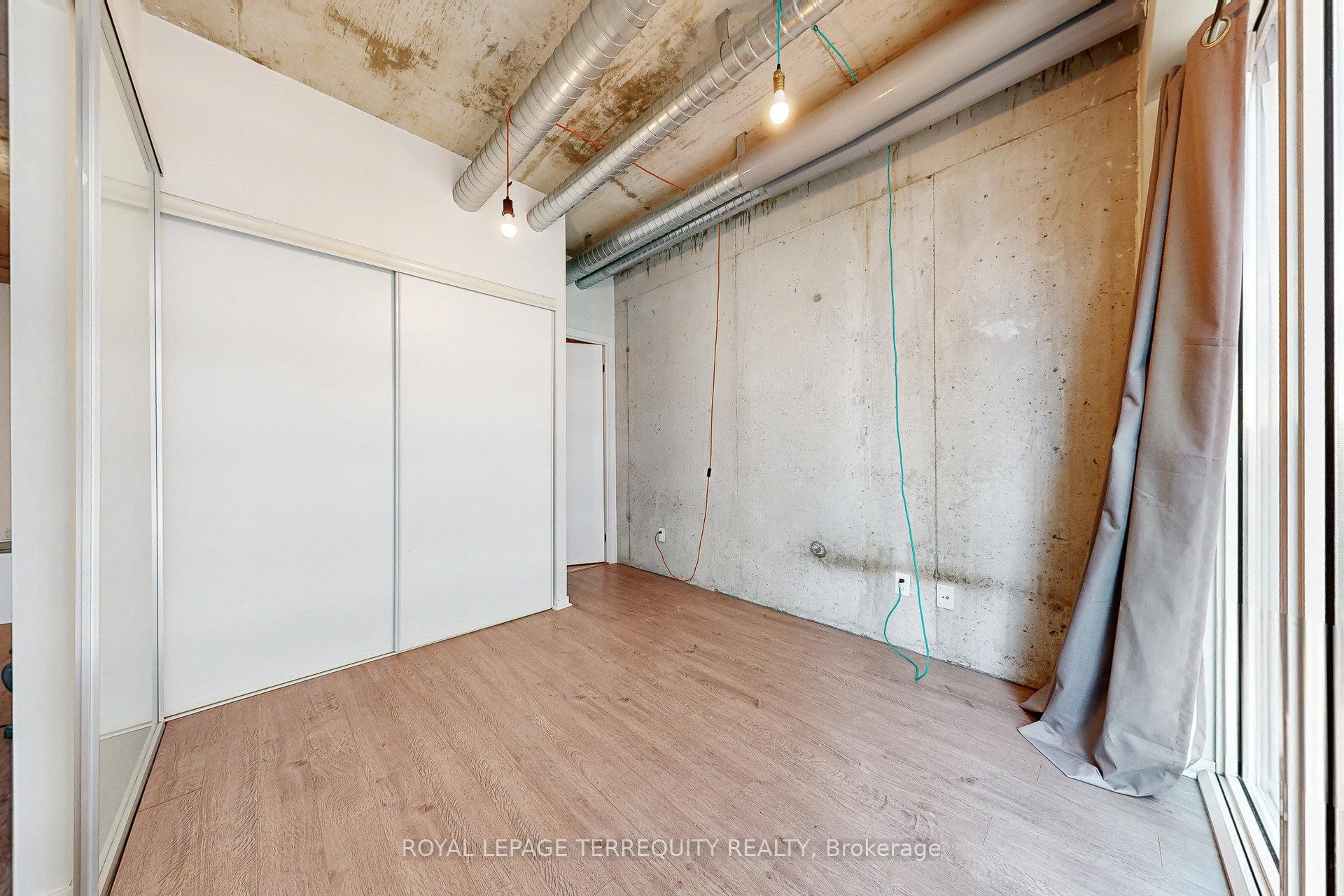 525-150 Sudbury Street, Toronto, ON - Indoor Photo Showing Other Room